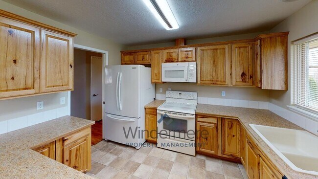 Foto del edificio - 911 Martin Drive *All Kitchen Appliances, ...