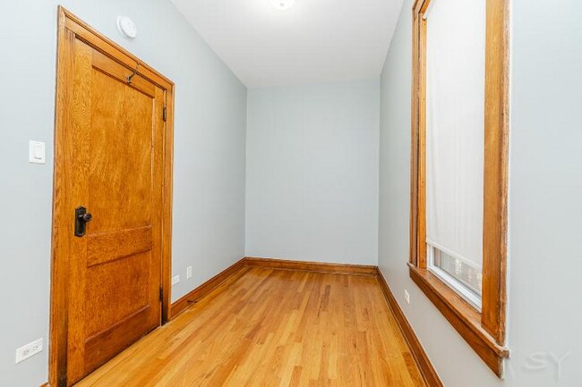 Foto del edificio - 2222 W Erie St