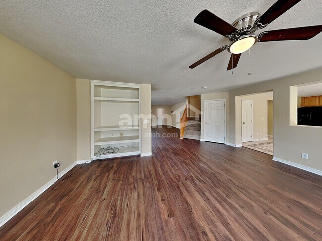 Building Photo - 5426 S Shawnee Way