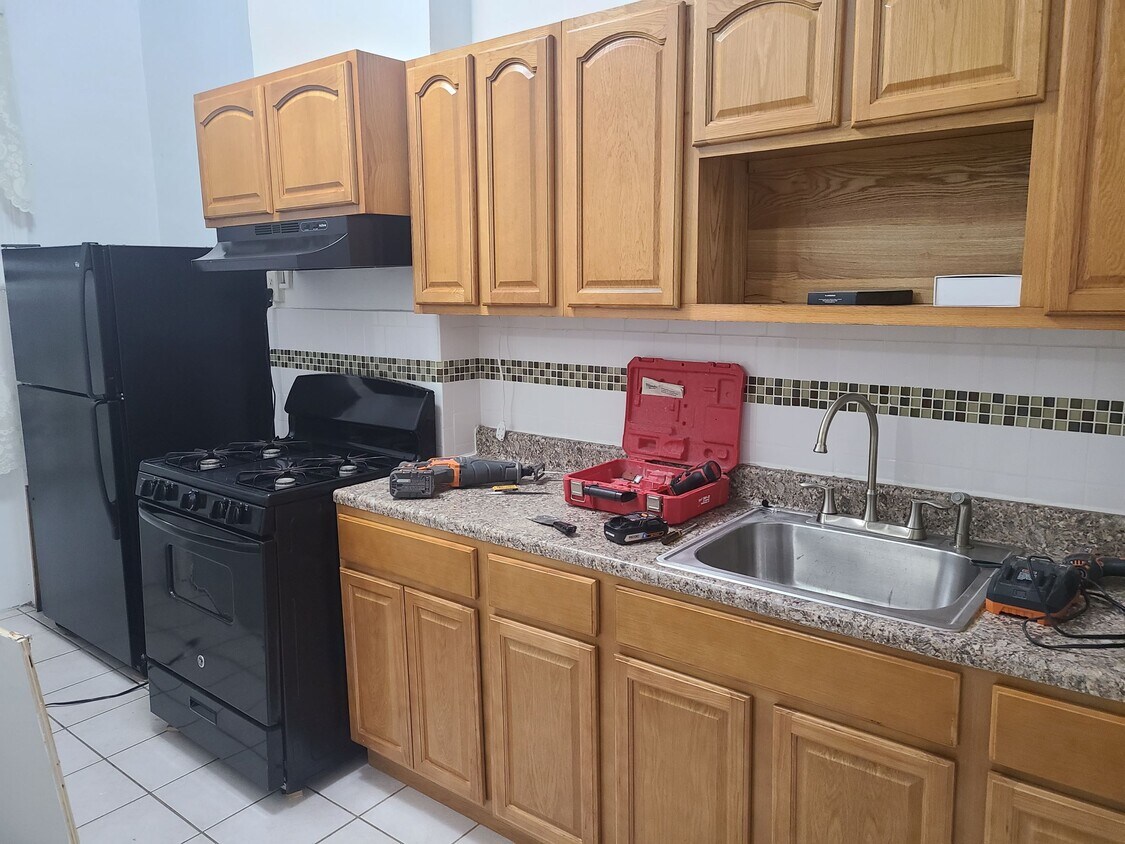 Primary Photo - 7842 79th St