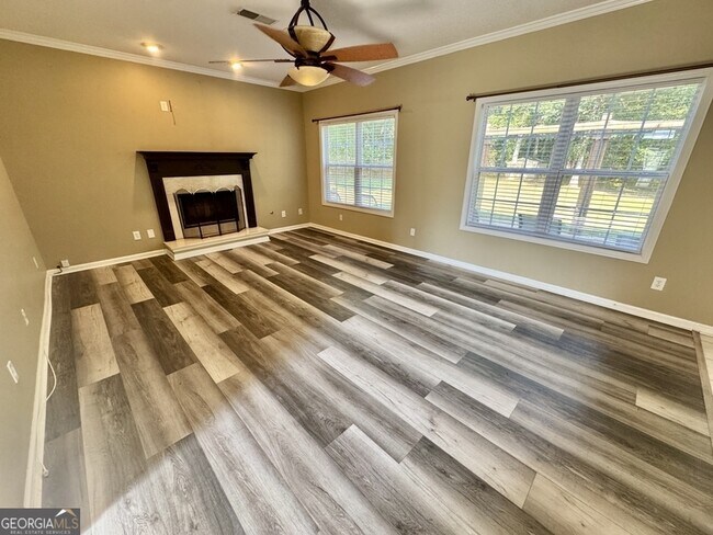 Building Photo - 431 Whitewater Tr