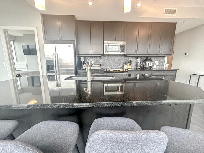 Photo du bâtiment - 2.0 bedroom in Calgary Alberta T2G 1E1