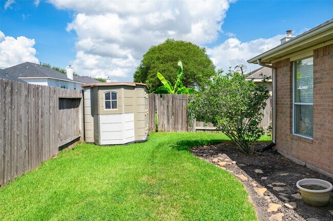 Building Photo - 11402 Bucks Bridge Ln