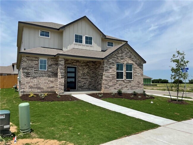 Building Photo - 609 Paddock Ln
