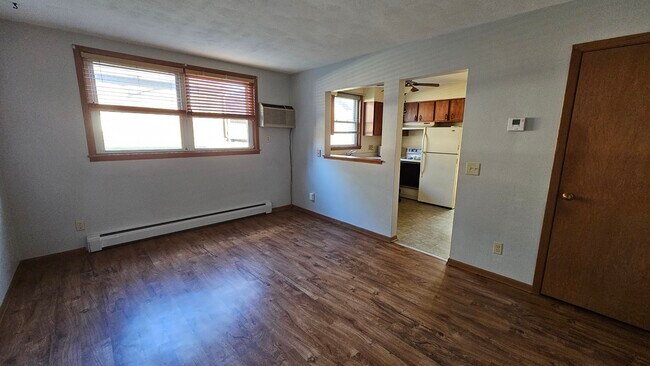 Building Photo - 1515 N Elm Ave