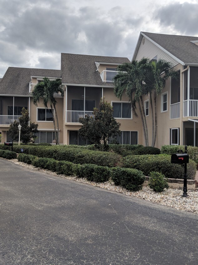 817 James St, Fort Myers, FL 33916 Townhouse for Rent in Fort Myers