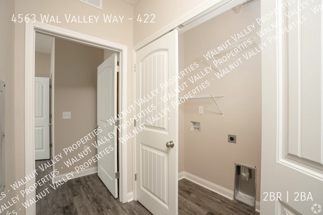 Building Photo - SELF SHOWINGS ONLY
