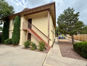 Building Photo - 707 Lincoln Ave