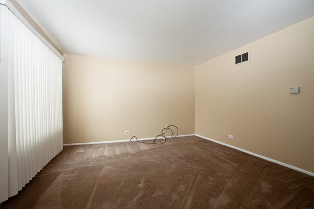 Building Photo - 2033 Lioncrest Dr