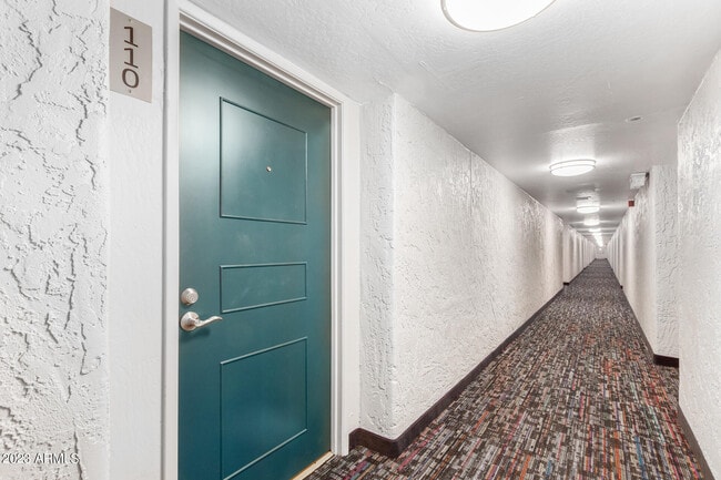 Foto del edificio - 7850 E Camelback Rd