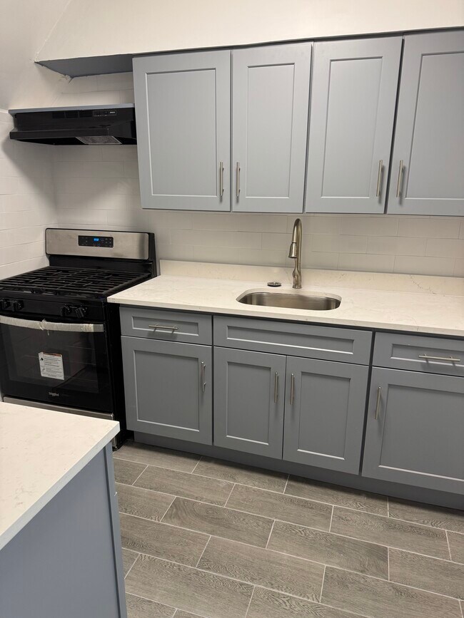 Kitchen - 659 E 81st St