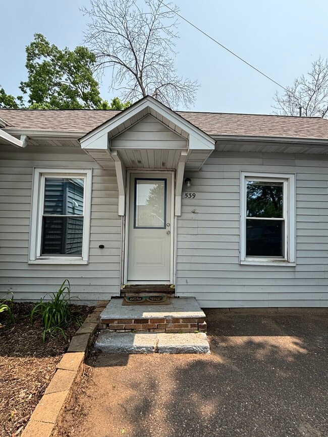 Building Photo - 539 Chippewa St