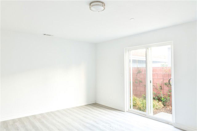 Foto del edificio - 14614 Vanowen St