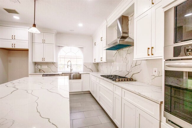 Building Photo - 3214 Richland Dr