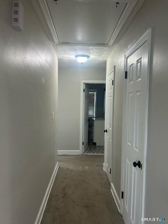 Foto del edificio - 82 Middlefield Ave