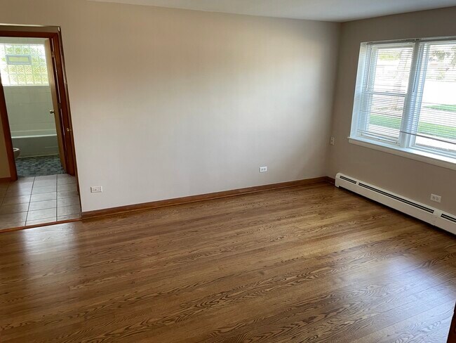 Building Photo - 7134 Riverside Dr