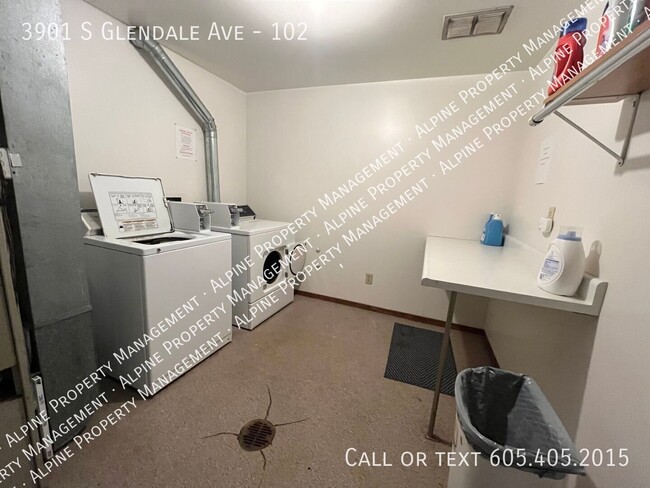 Building Photo - 3901 S Glendale Ave
