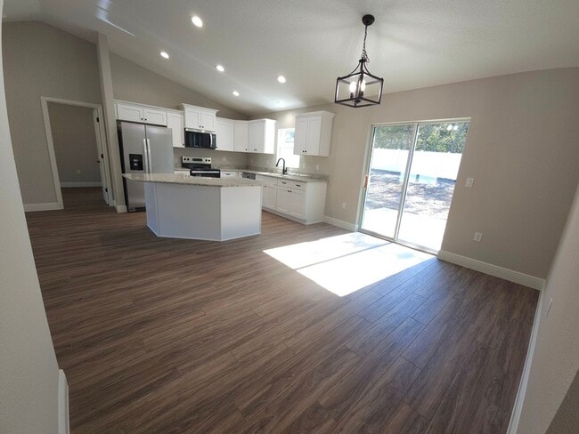 Foto del edificio - 774 W Deacon Pl