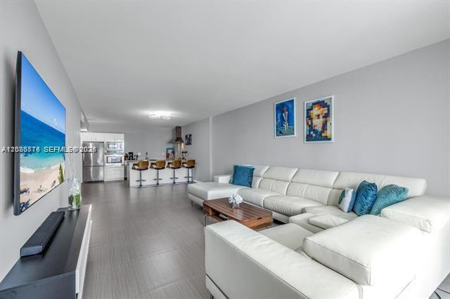 Foto del edificio - 19390 Collins Ave
