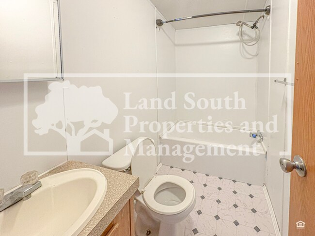 Foto del edificio - 425 Longfellow Blvd