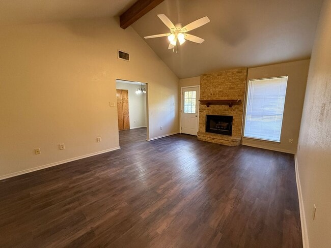 Building Photo - QUIET COVE-SOUTHERN HILLS-NICE 3/2-NEW FLOORS-FRESH PAINT