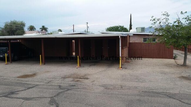 Building Photo - BEAUTIFUL 4-PLEX APT. W/ STORAGE