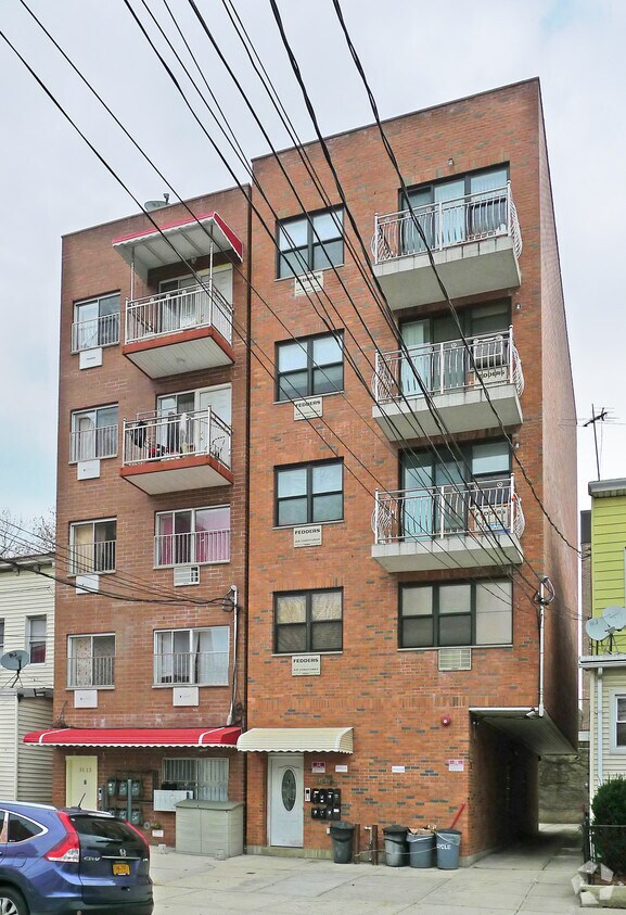 Primary Photo - 31-13 137th St