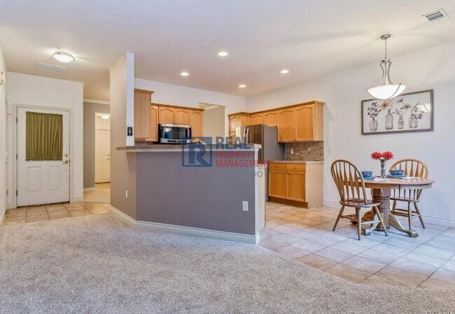 Foto del edificio - 8345 S Garland Cir