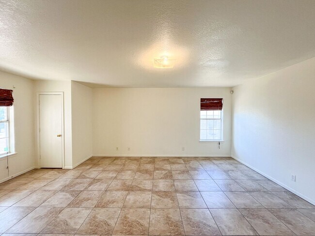 Building Photo - 2603 Edgefield St