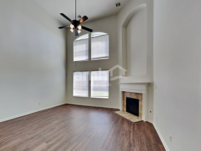 Building Photo - 2114 Wembley Way