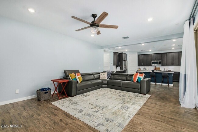 Foto del edificio - 1171 E Armstrong Wy