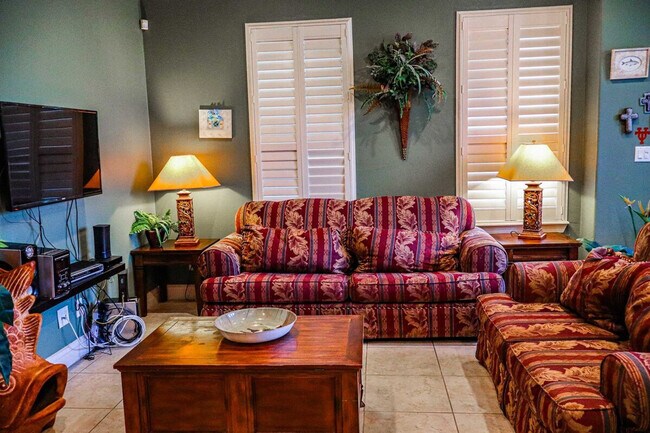 Foto del edificio - 117 E Lantana St