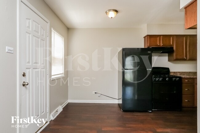 Foto del edificio - 335 E Vermont St