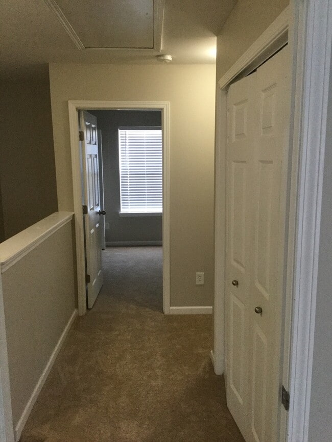 Building Photo - Great Franklin Townhome