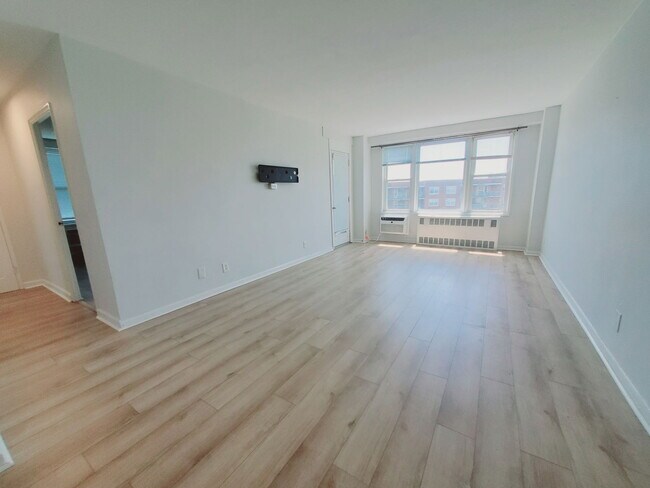 Foto del edificio - 91 Strawberry Hill Ave