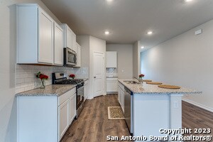 Foto del edificio - 5015 Gully Wy