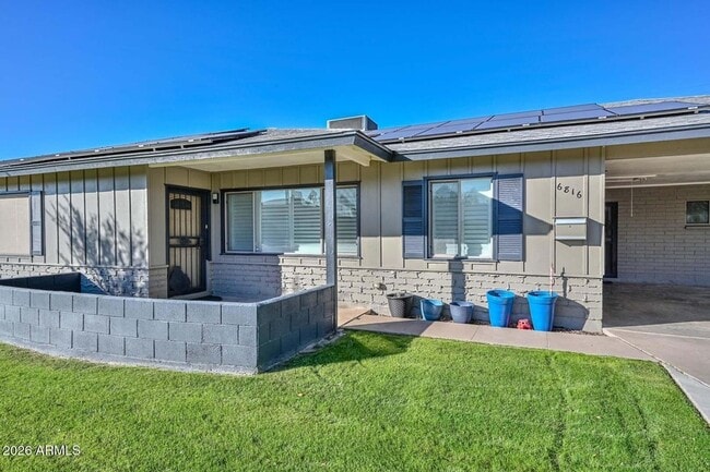 Building Photo - 6816 E Coronado Rd