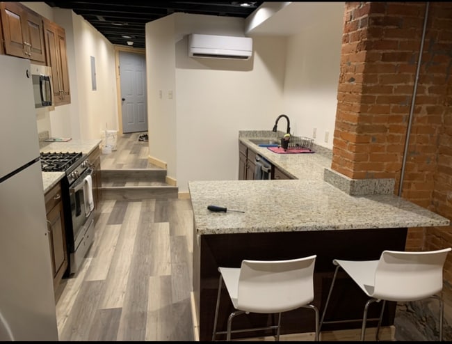 Building Photo - 40 N Main St