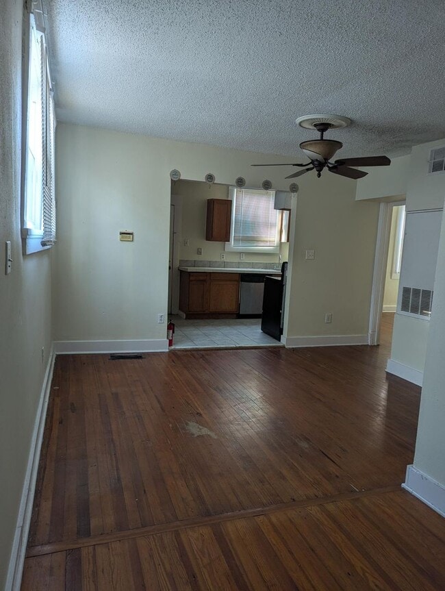 Building Photo - fjk1932