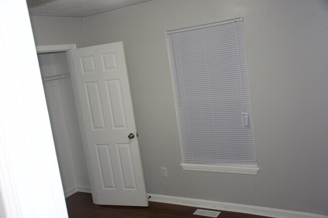 Building Photo - 1516 Haskin Ave