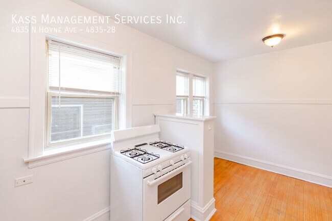 Foto del edificio - 4835 N Hoyne Ave