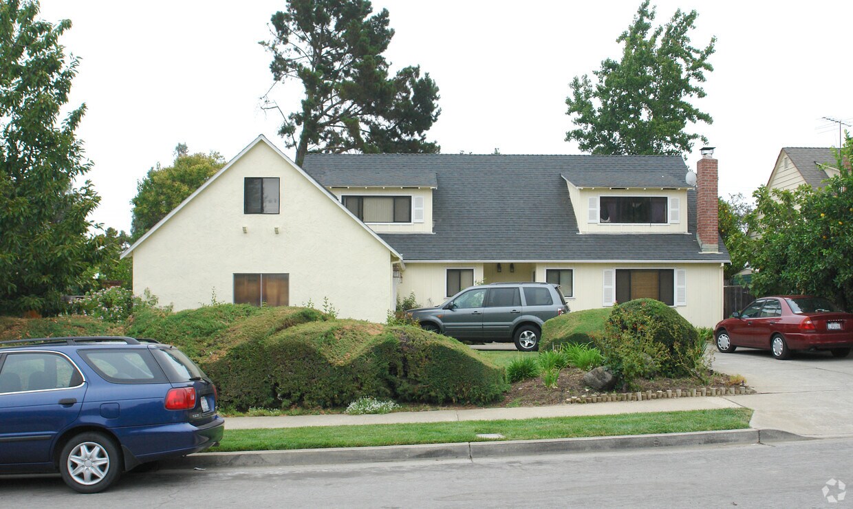 Building Photo - 10444 Lockwood Dr