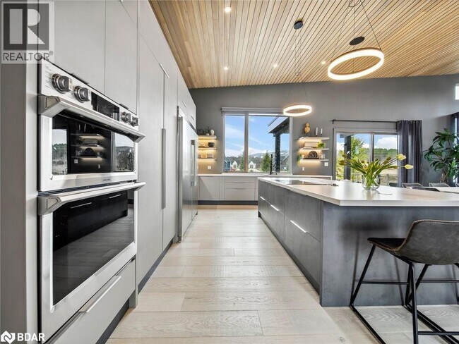 Building Photo - 7 Meadowlark Way