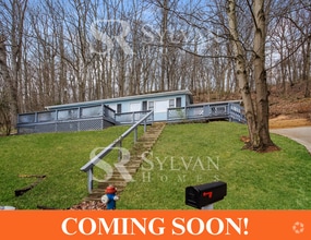 Building Photo - 424 Leonard Dr