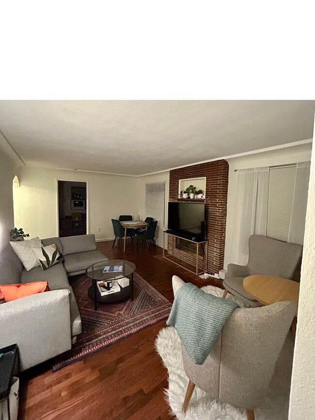 Spacious living and dining - 2020 N Alder St