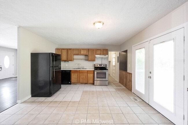 Building Photo - 3926 Malibu Dr