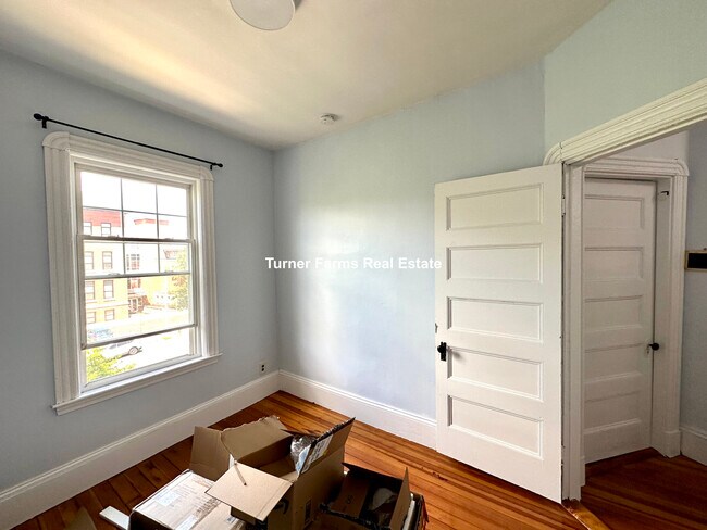 Foto del edificio - 789 Columbia Rd