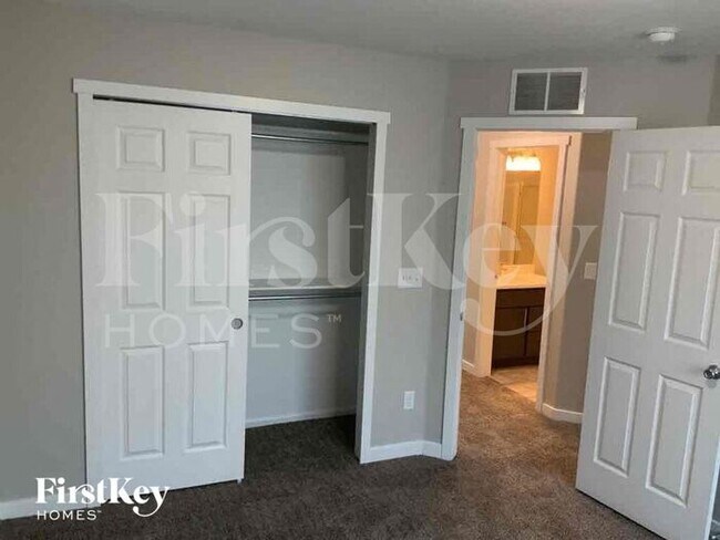Building Photo - 7011 Creekfront Dr