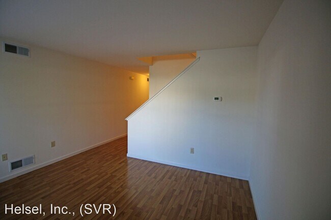 Building Photo - 2 br, 1.5 bath House - 59 N. Cherry Street