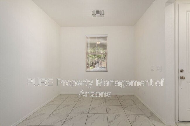 Foto del edificio - 2746 S Harmony Ave